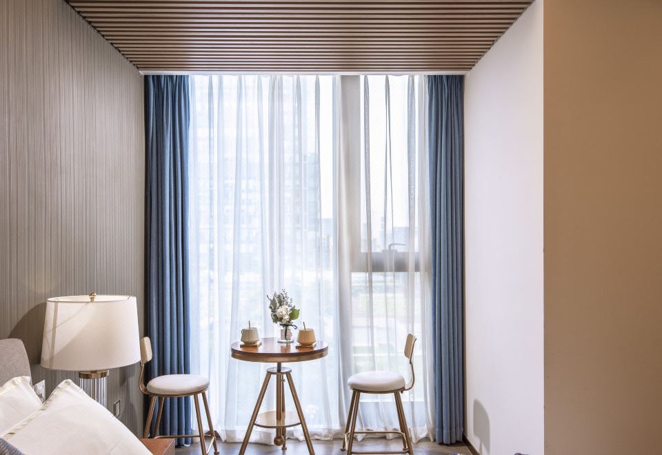 精英商務大床房（洗衣機+熨衣設備+咖啡機）