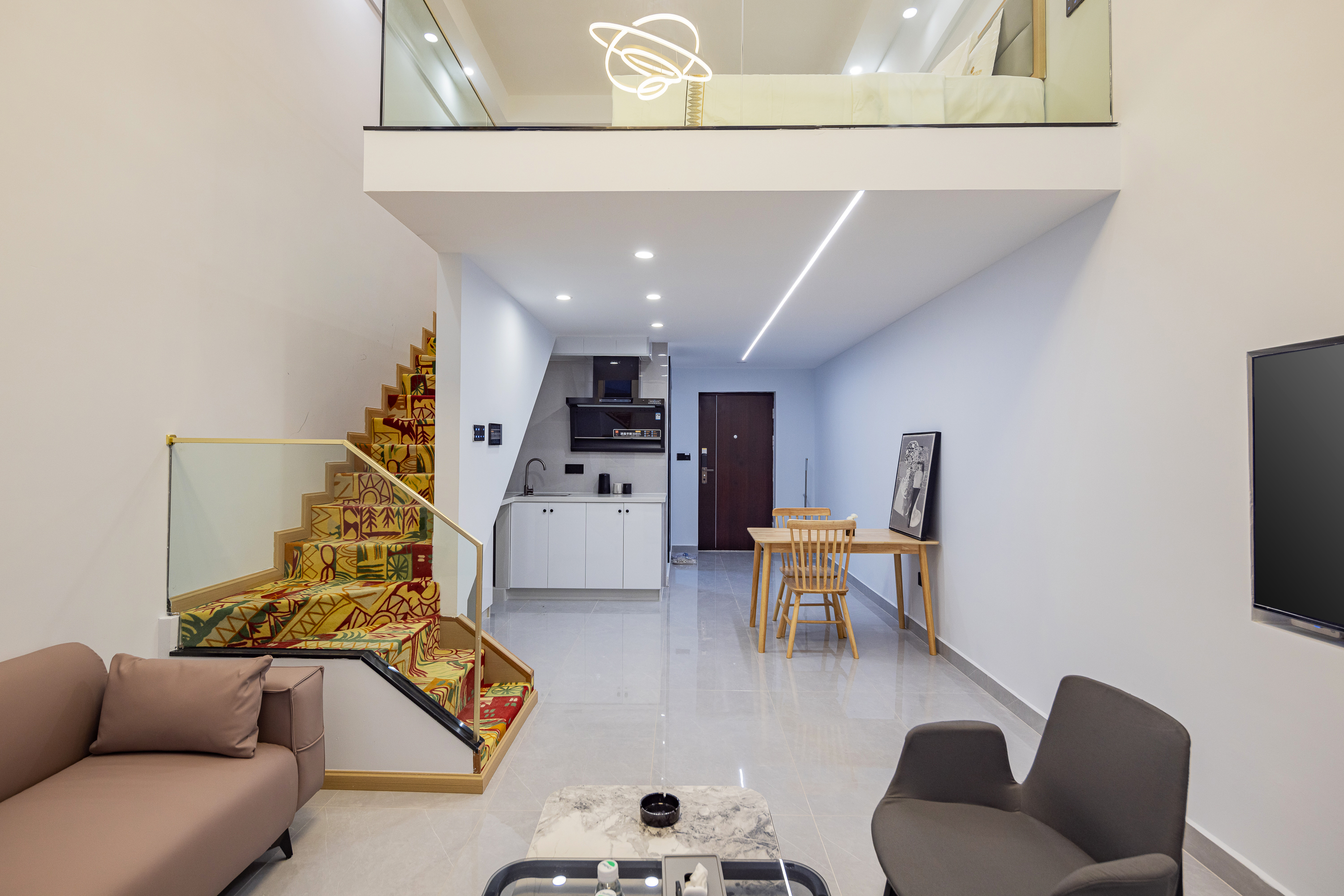 LOFT大床∣两衞∣客厅∣半自能马桶