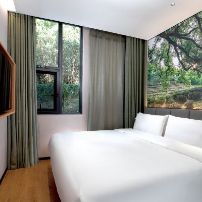 豪華大床房（手機投屏+小冰箱+記憶枕+助眠床墊） 深圳華僑城世界之窗秋果飯店優惠