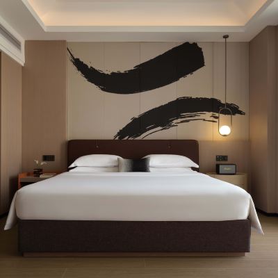 靜謐雅緻｜大床房+小米體重秤+金可兒床墊 桂林灕江泊雅飯店（兩江四湖東西巷店）優惠