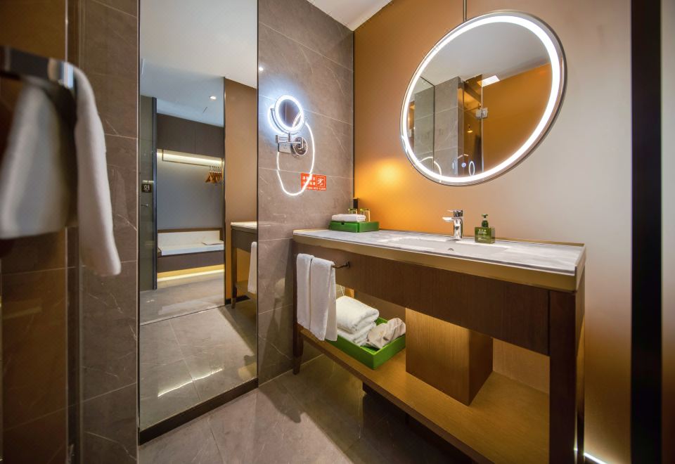 金致双床房（电视投屏+小冰箱+宽大行李架）