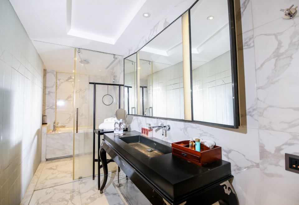 水舞·江景阳台大床房（180°江景阳台+高奢洗护品）