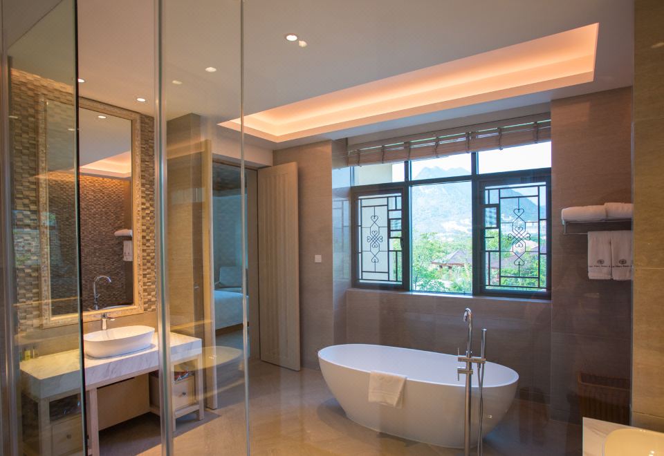 Regal Palace Hot Spring Hotel GuangzhouV17 Layered Greenery Villa Five-Bedroom With Private Pool, Private Tub, Mahjong Room, Garden