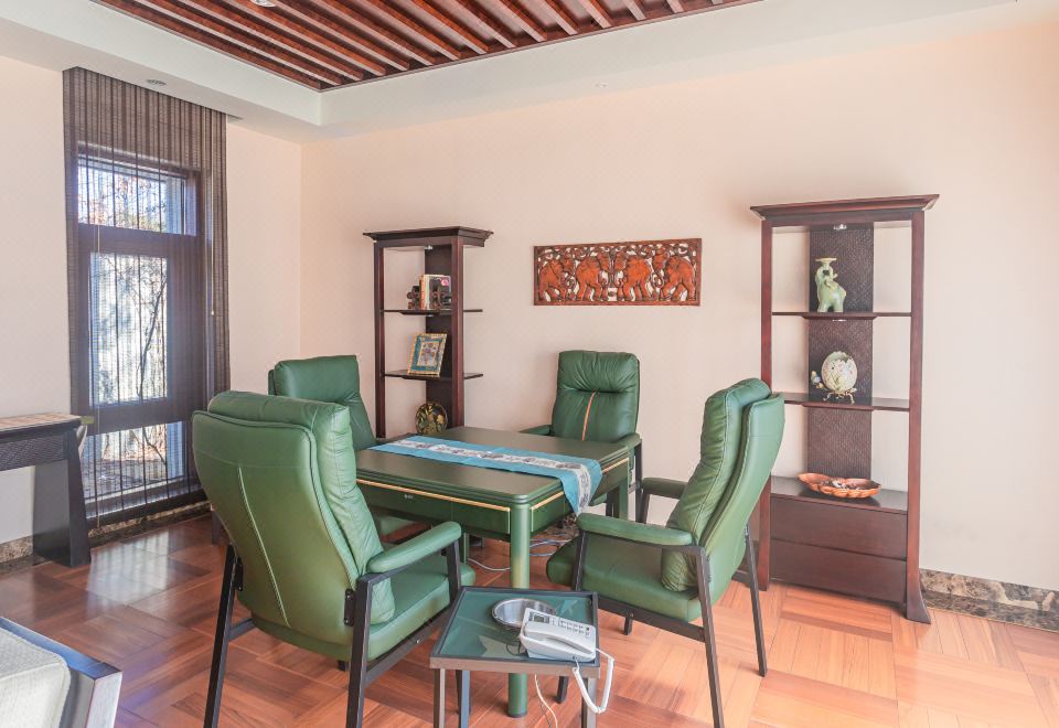 三臥三衞大單泡池6人別墅