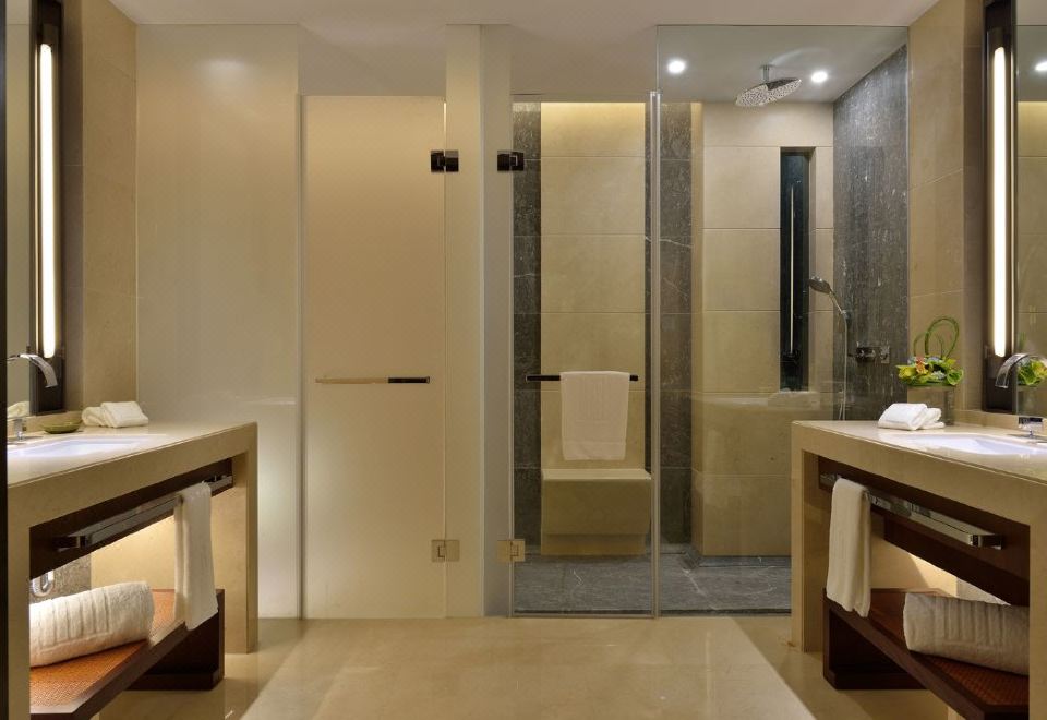 家庭雙卧露台套房