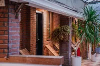 POSHPACKER Chengdu Mix Hostel - Cicada Zen Yard Hotele w: 