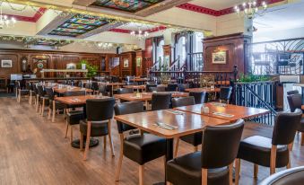The Savoy Hotel - Housity