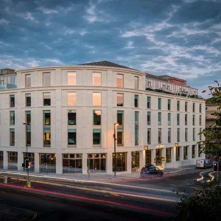 Apex City of Bath Hotel Отели в г. Бат