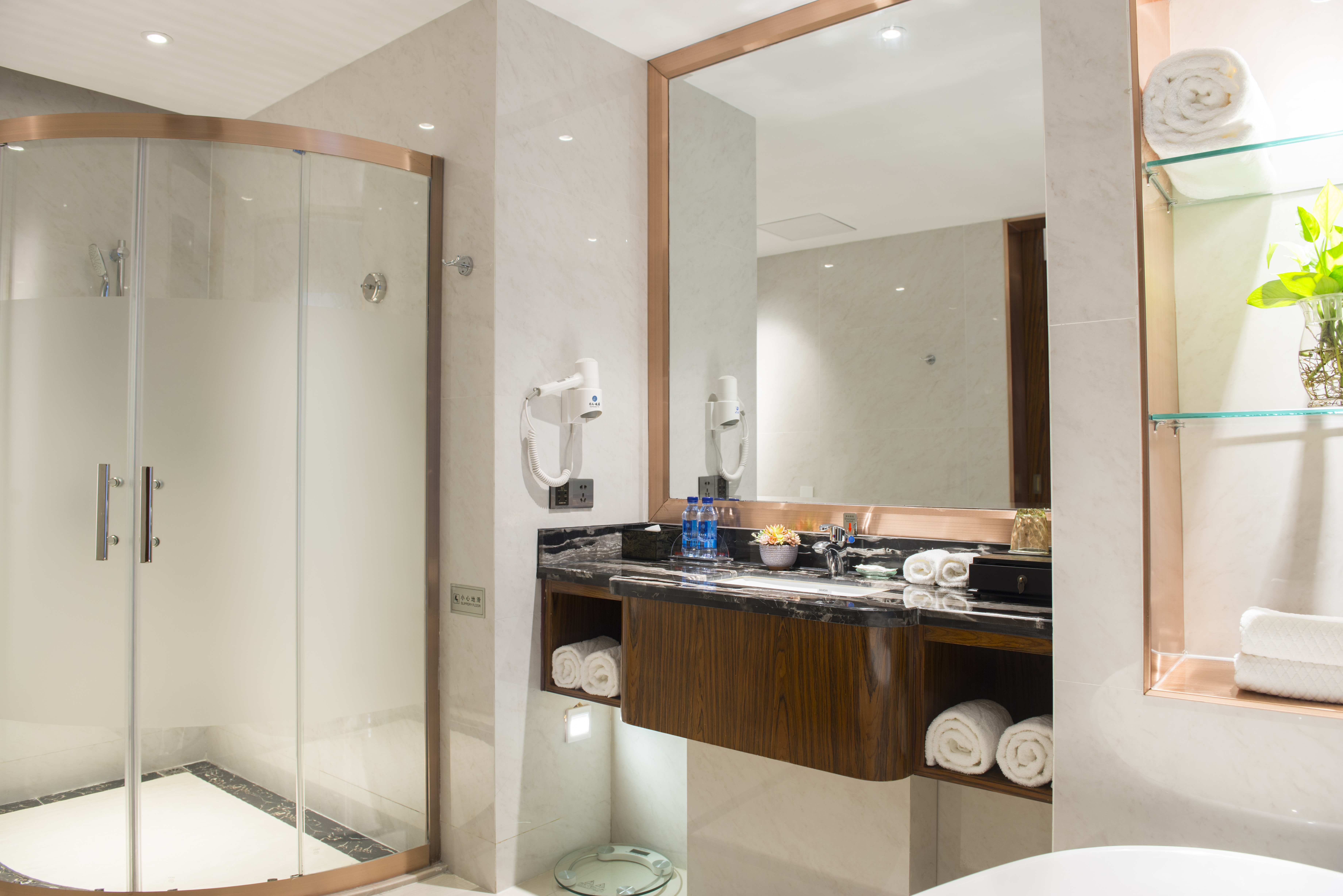 Queen Room With Garden View