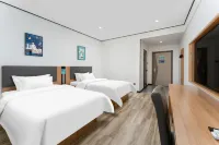 Ginza Jiayi Light House Hotel (Linyi Yingbin Road Rongsheng Shopping Center)