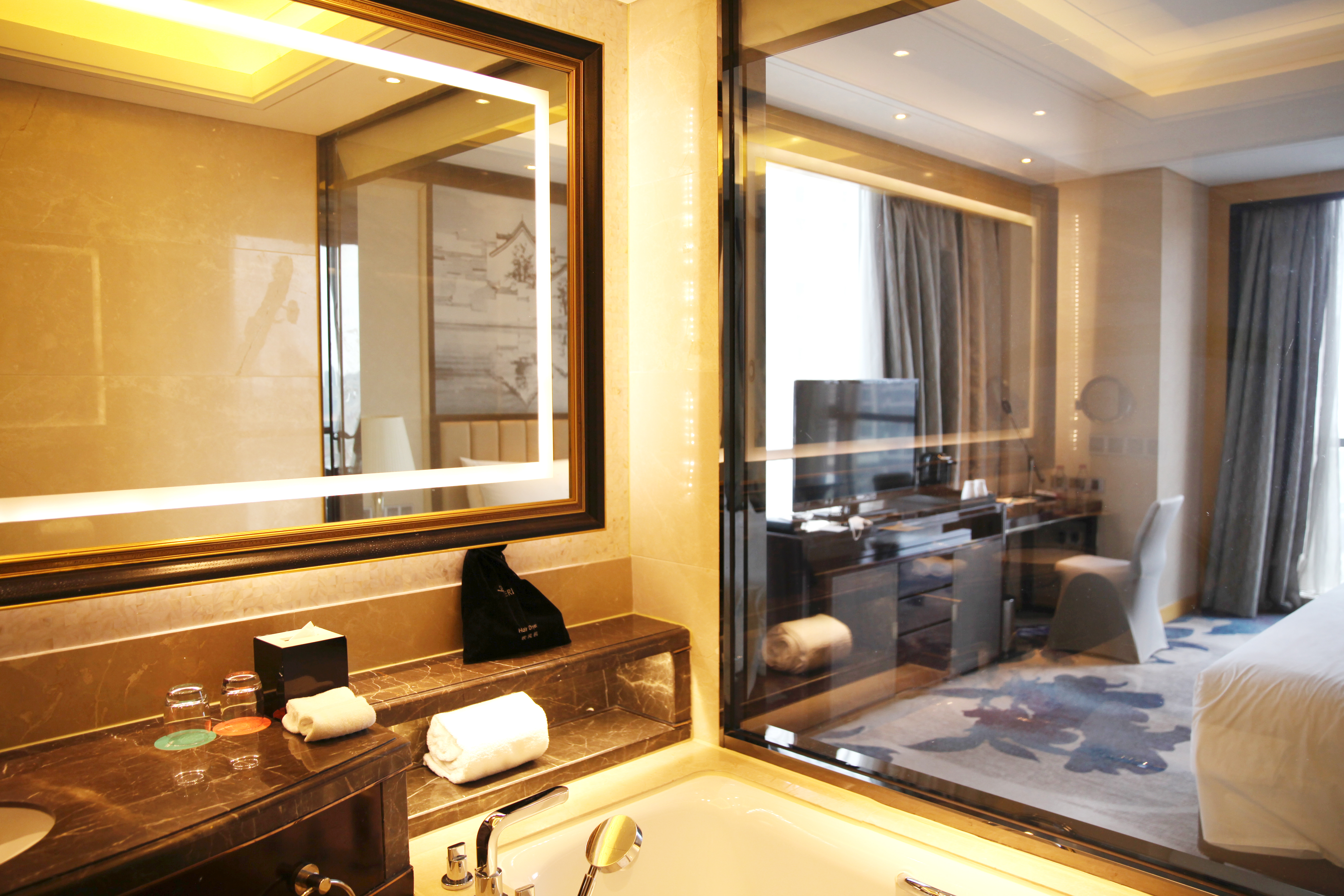 特价豪华大床房