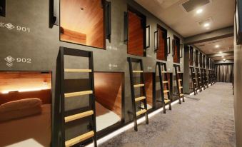 Rembrandt Cabin & Spa Shimbashi - Caters to Men
