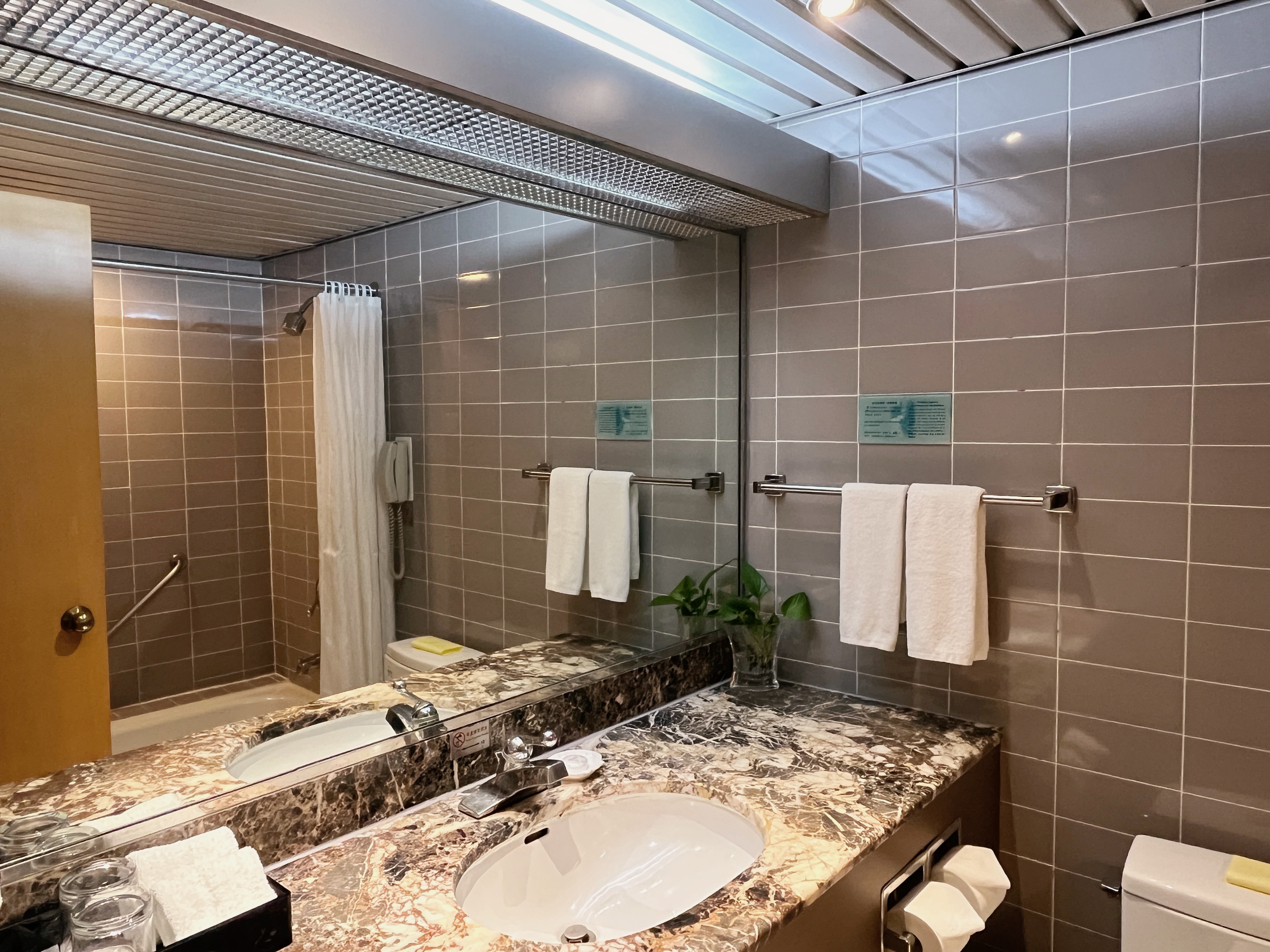 幻影影音雙床房