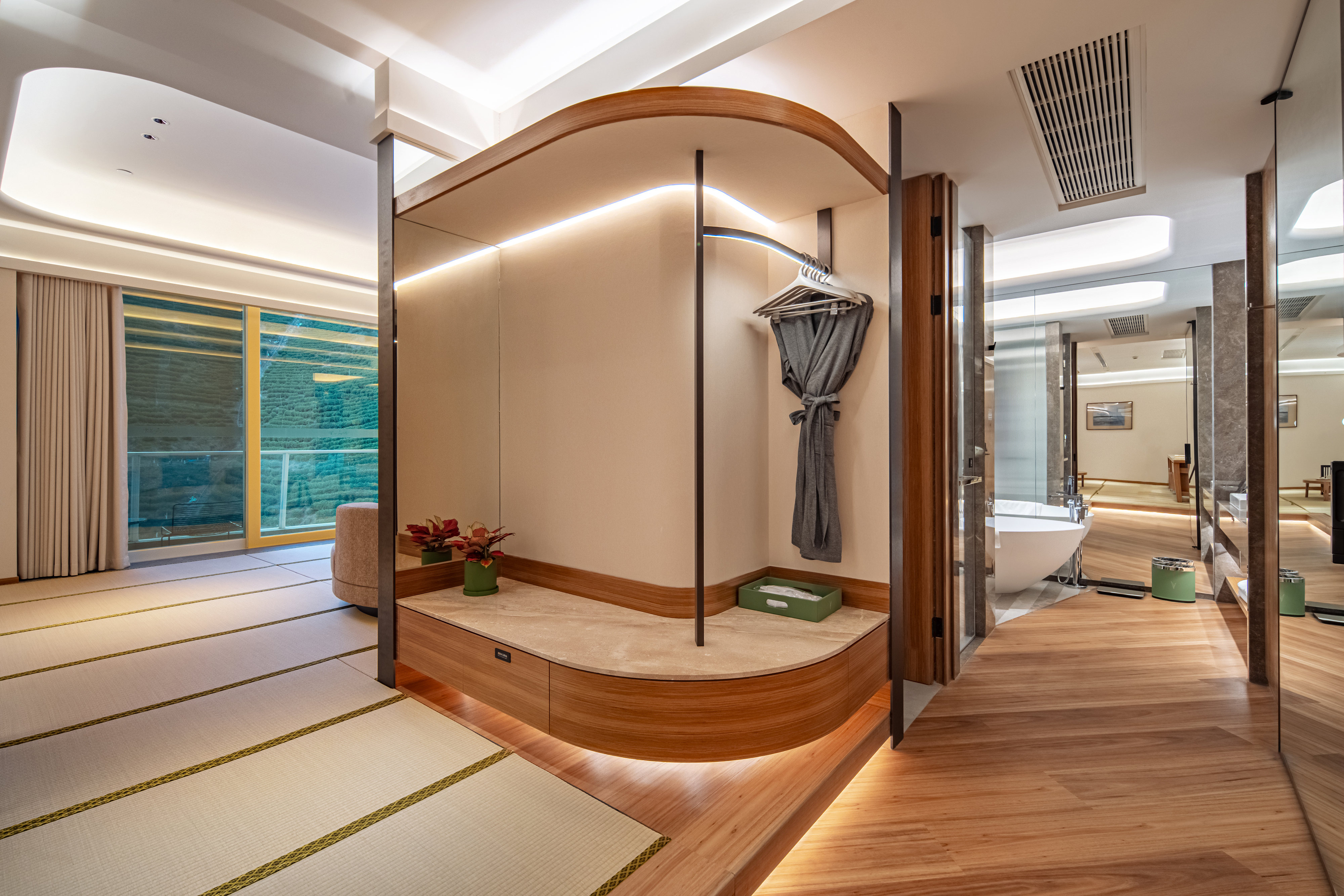 望山楼·榻榻米尊享家庭套房（三床）