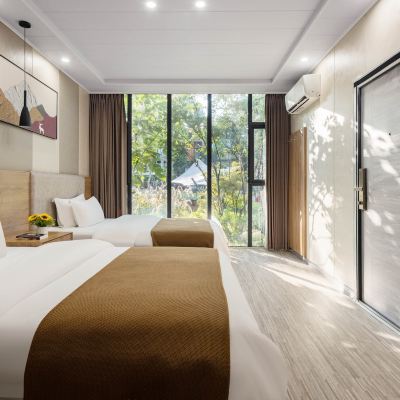 景觀·全景雙床房（乳膠床墊+庭院景+落地窗+巨幕影院） 逸園·設計師網紅飯店（天府國際機場店）優惠