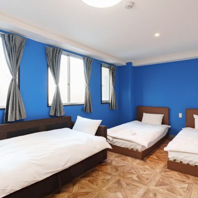 5人部屋B（共用シャワー、シングルベッド4+ソファベッド） どやねん ホテルズ ヤマト クーポン