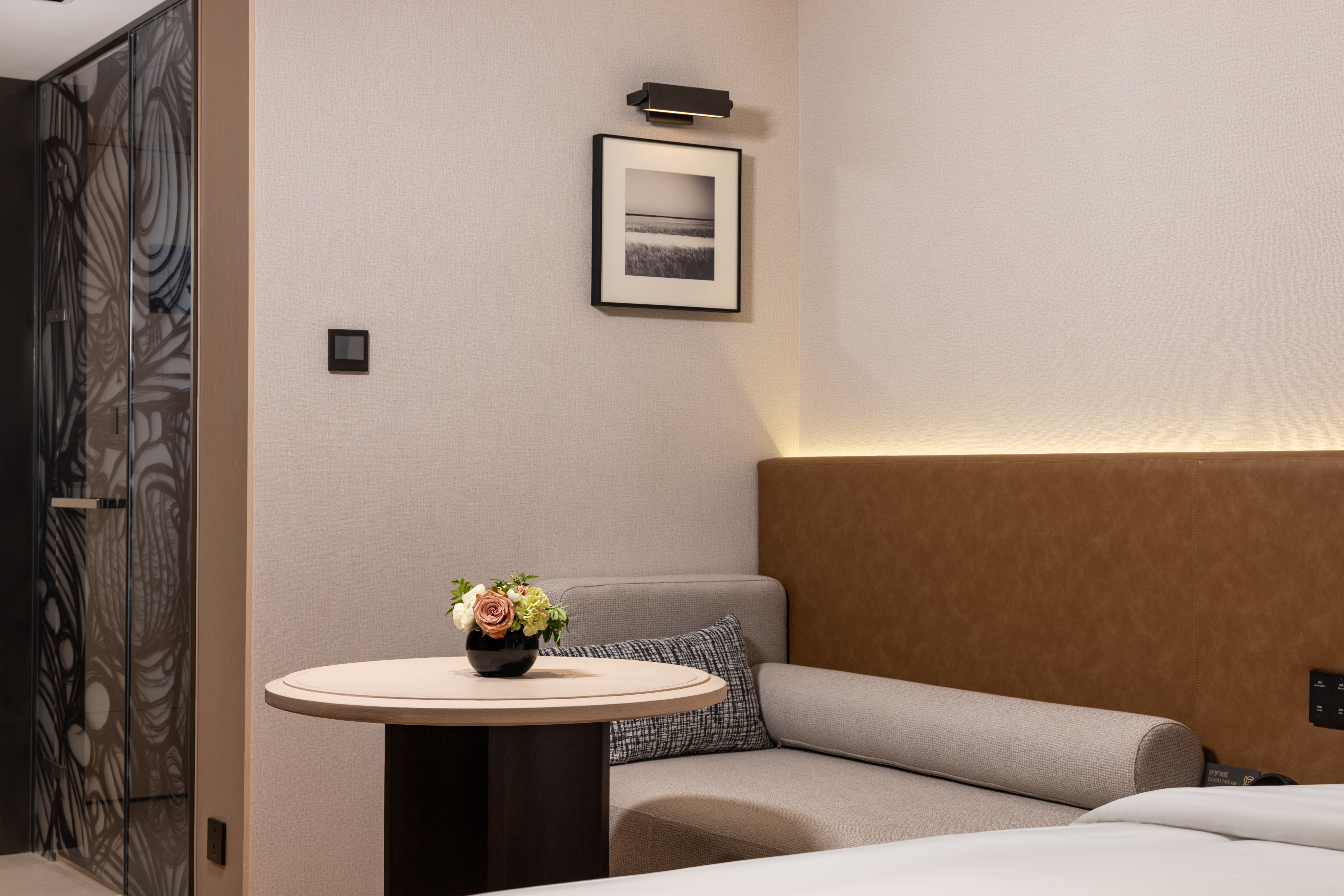 高级大床房（零压床垫+徕芬吹风机+小冰箱）