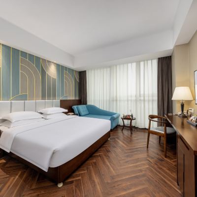 都會大床房（城市中心夜景-貴妃椅） 錦江都城飯店（長沙五一廣場店）優惠