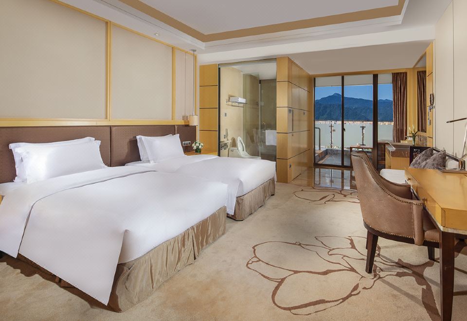 Kingworld Hotel Gui'anDeluxe Room (2 Beds) (Balcony, Soaking Tub) (Building 1)