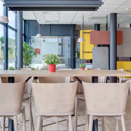 B&B Hotel Reims Croix Blandin Отели в г. Реймс