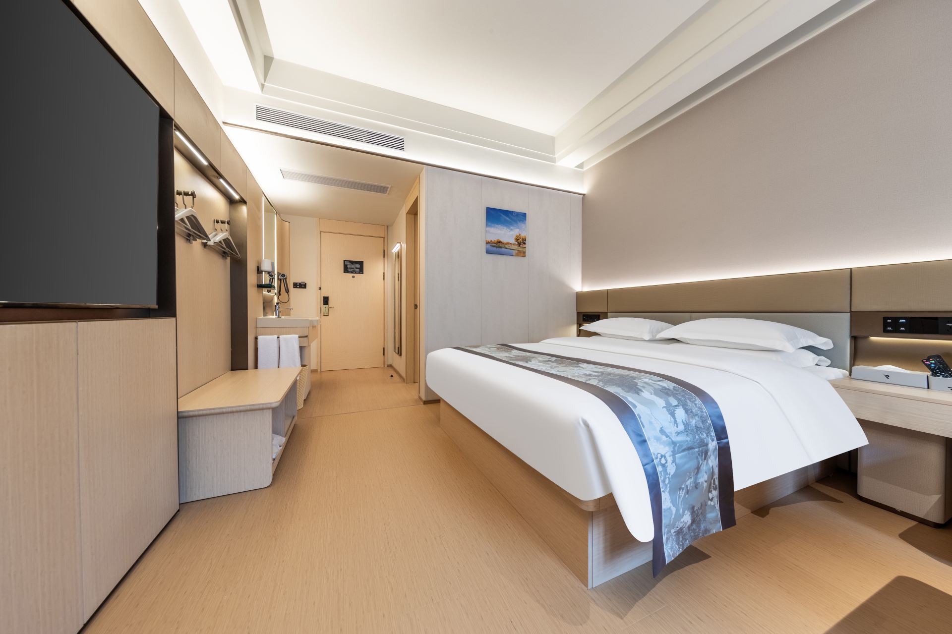 Intelligent Comfortable King-Size Bed Room
