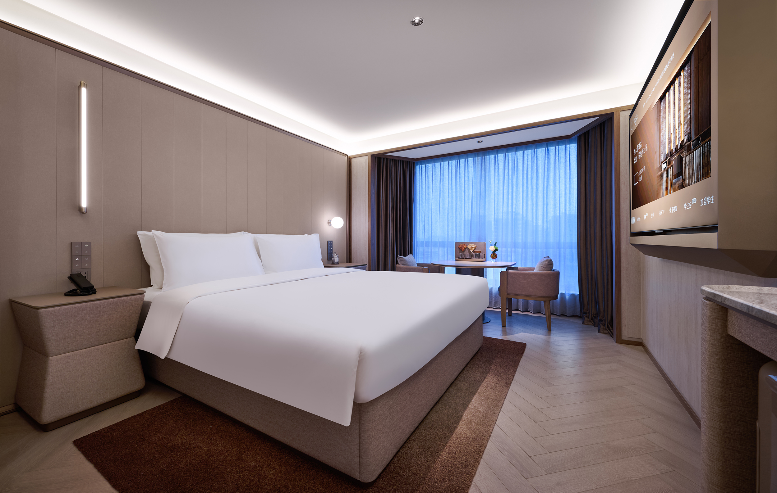 商務大床房（陽光滿屋，香氛晶石、65寸可投屏電視）