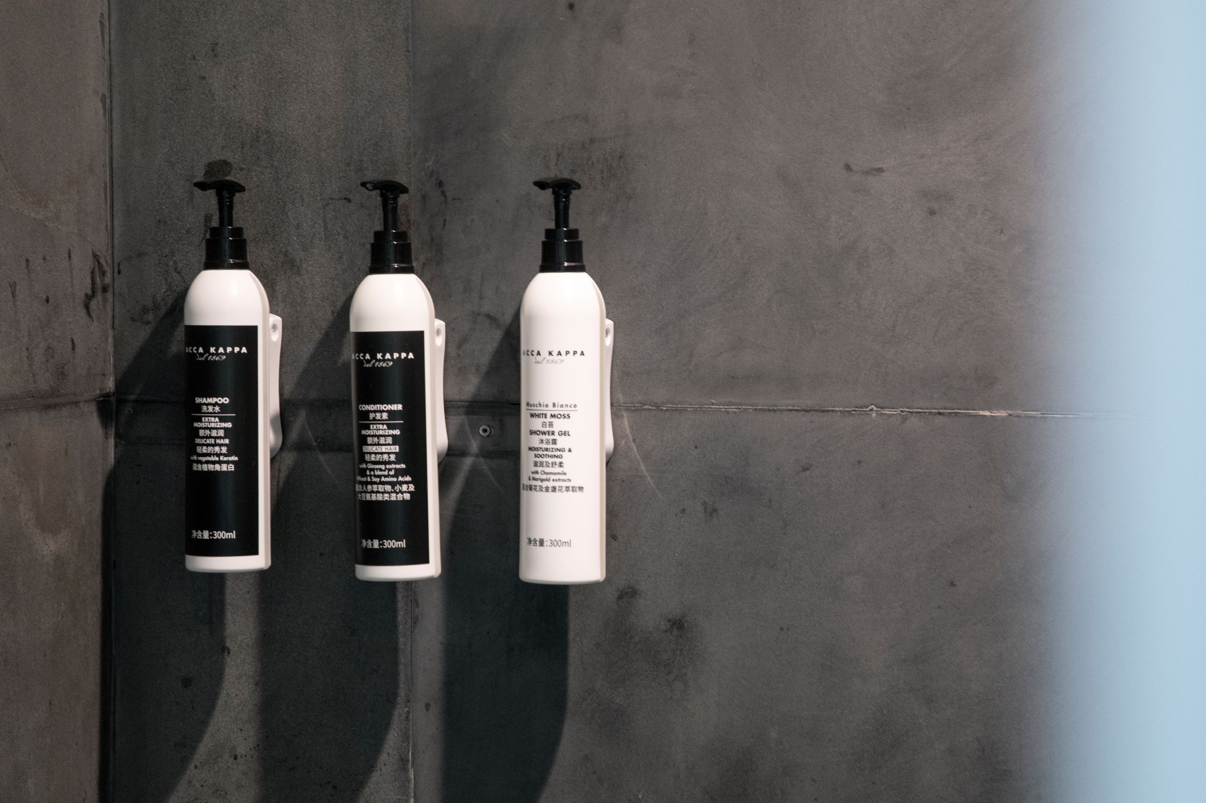 湖畔豪华套房（一室一厅+超大浴缸+观景露台）