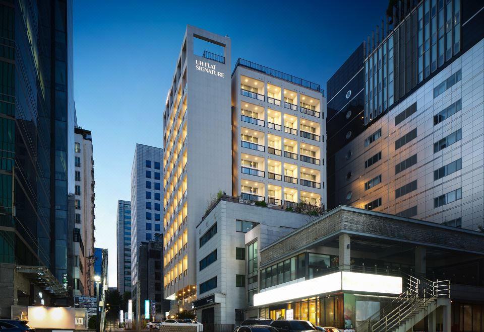 UH 플랫 시그니처 강남 객실 전망