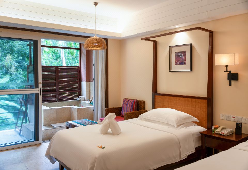 Narada Resort & Spa Qixian MountXigu Retreat Twin Room (Hot Spring Entry + 180-Degree Rainforest View)