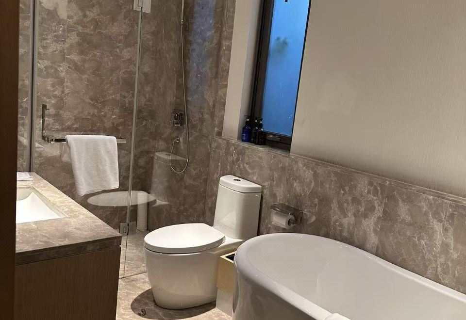 Naked ValleyA Three-bedroom Detached Villa In The Mountain Courtyard Of The Lake District