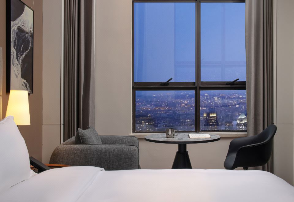 Queen Room With City View