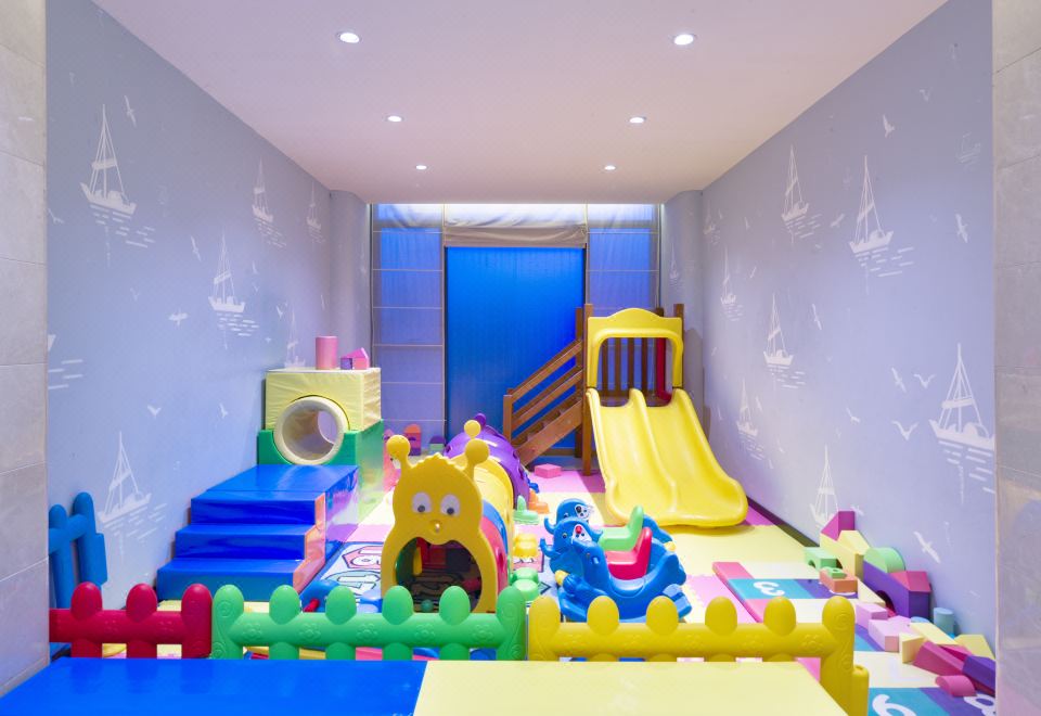 Twin Moon Bay Xianghai Hot Spring Holiday HotelDeluxe Queen Room