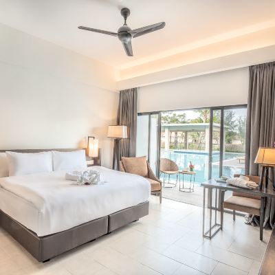 Pool Wing Lagoon Suite (Direct Pool Access)