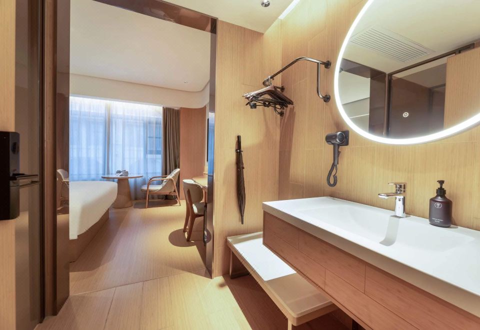 JI Hotel (Zhangzhou Mingguang Gymnasium)Superior Queen Room