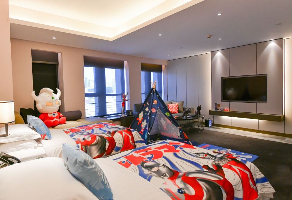 奥特曼亲子主题双床房|超大空间|帐篷|游戏地垫