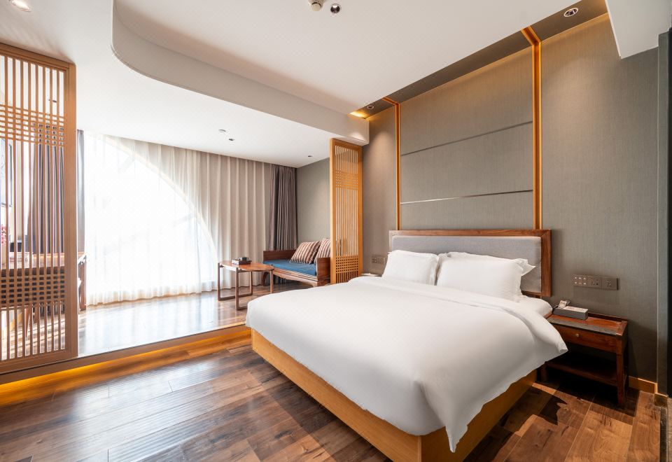 Tea Fragrance Elegant Residence Double Bed Room (Smart Voice Control + Fridge + High-Definition Mobile Screen Casting)