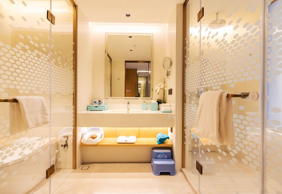 海泉寶貝主題親子步步高房（MINI吧+天然乳膠枕）