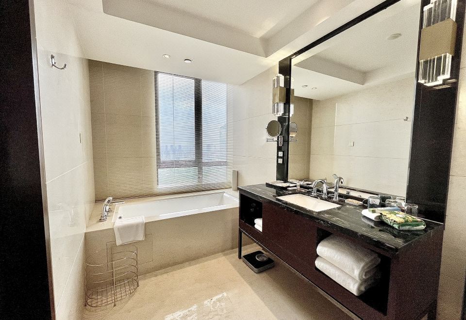 Executive Family Room