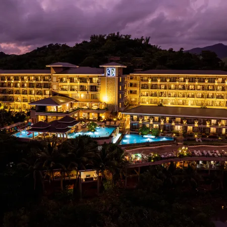 Zuri Resort