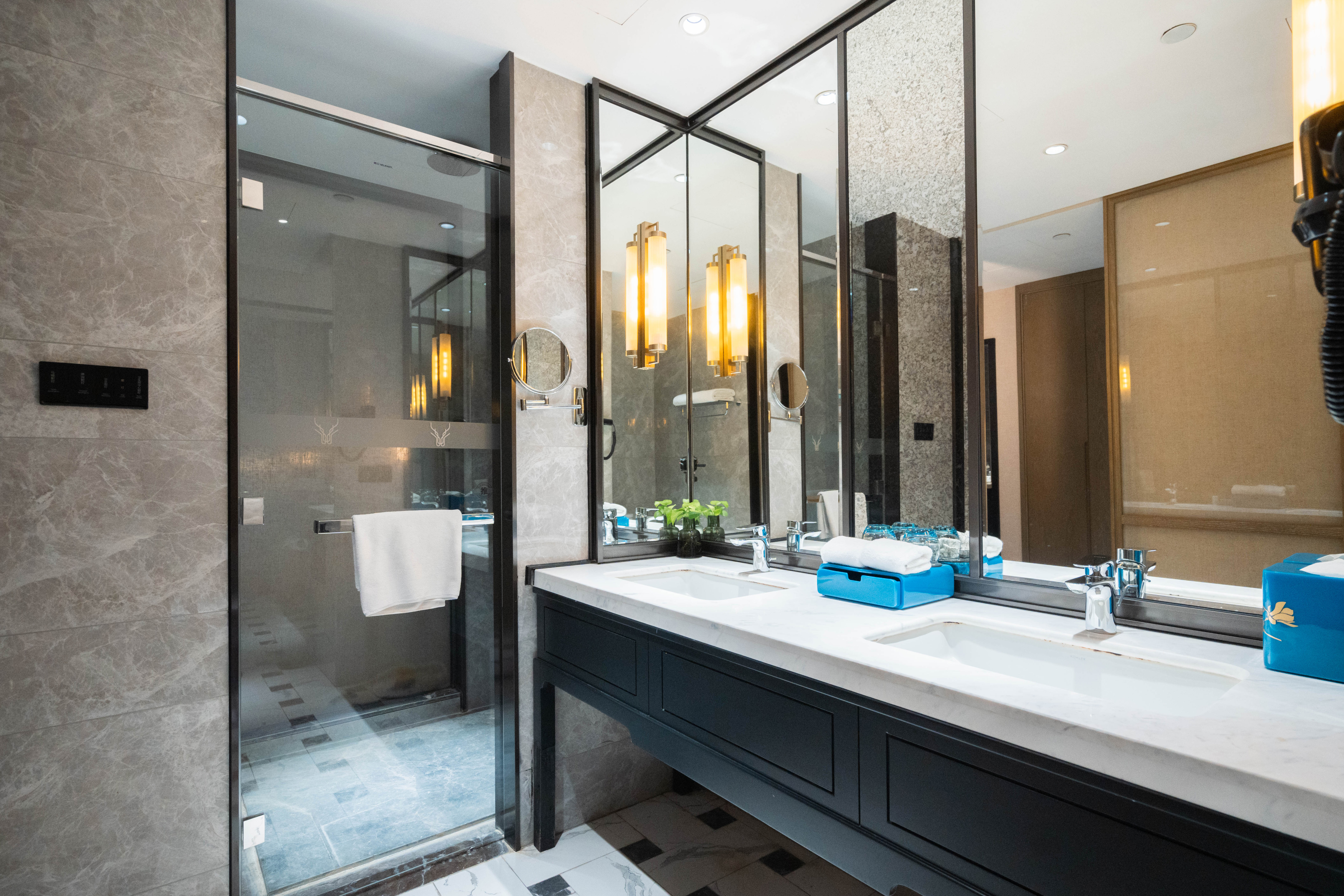 港府洲际双床房