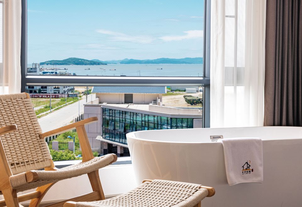 泡池海景內露臺大床房（發光化粧鏡+乾濕分離+智能馬桶）