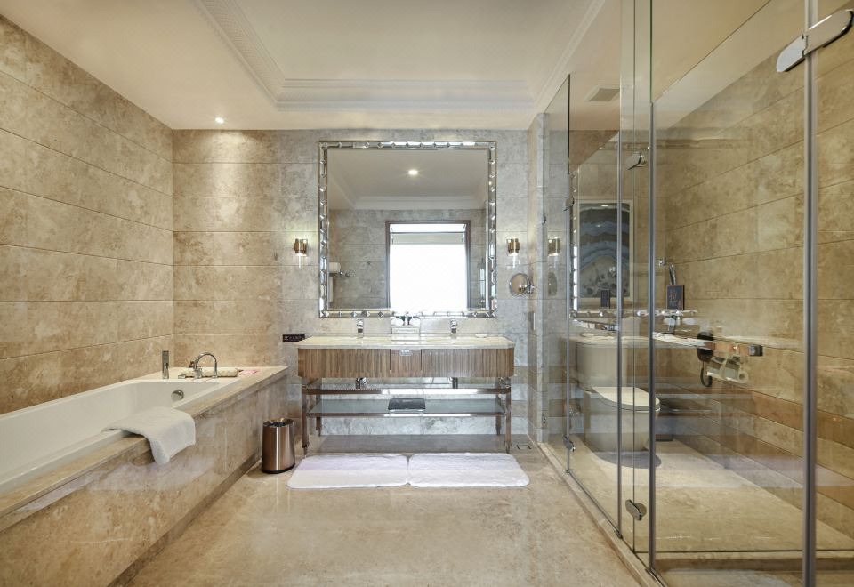 Chateau Star River QingdaoExecutive Sea-view Suite