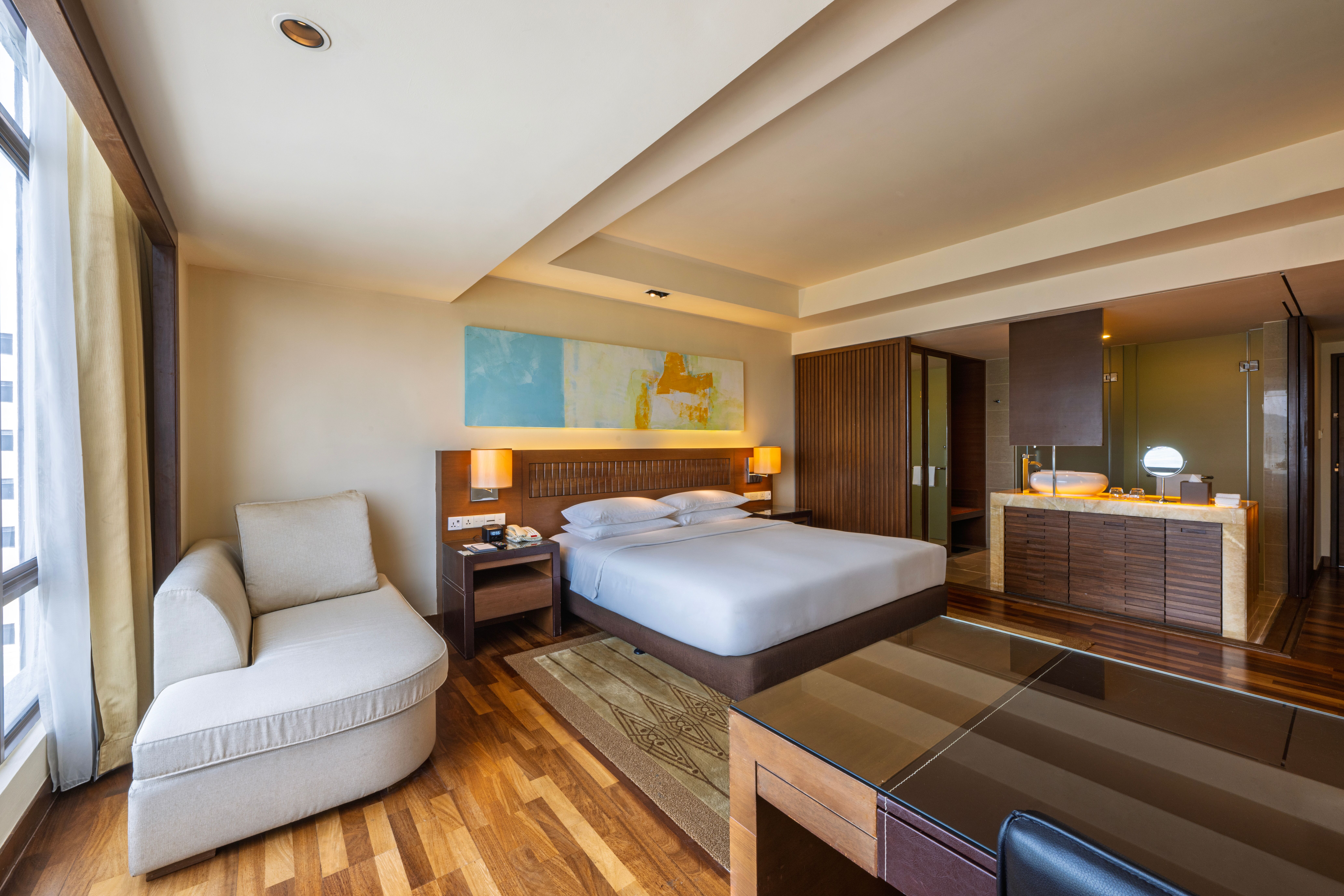 海景俱乐部特大床房