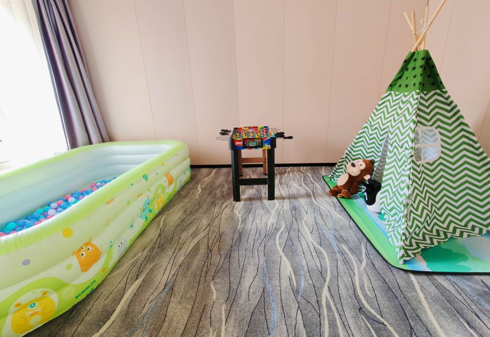 Clayton Hotel Guangzhou1-bedroom And 1-living Room Suite