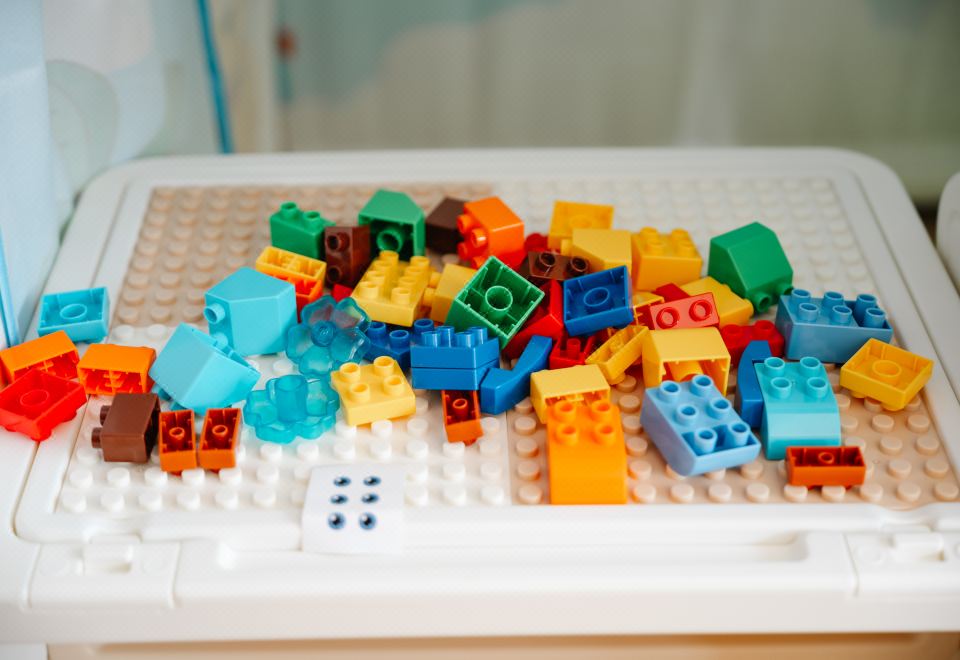 複式雙卧親子別墅（奶龍）|落地窗庭院近景+獨立客廳