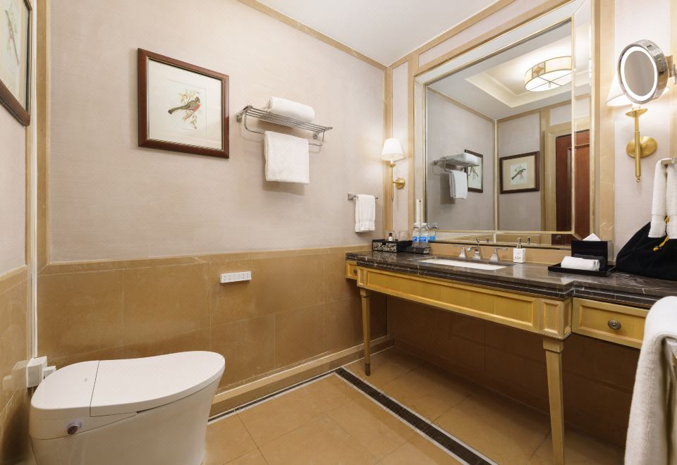 维多利亚阳台房（博物馆翼楼）