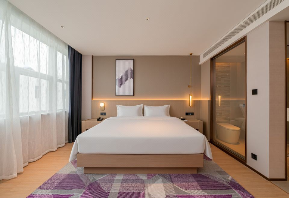 豪华大床房（智能客控,电视投屏，慕思床垫）