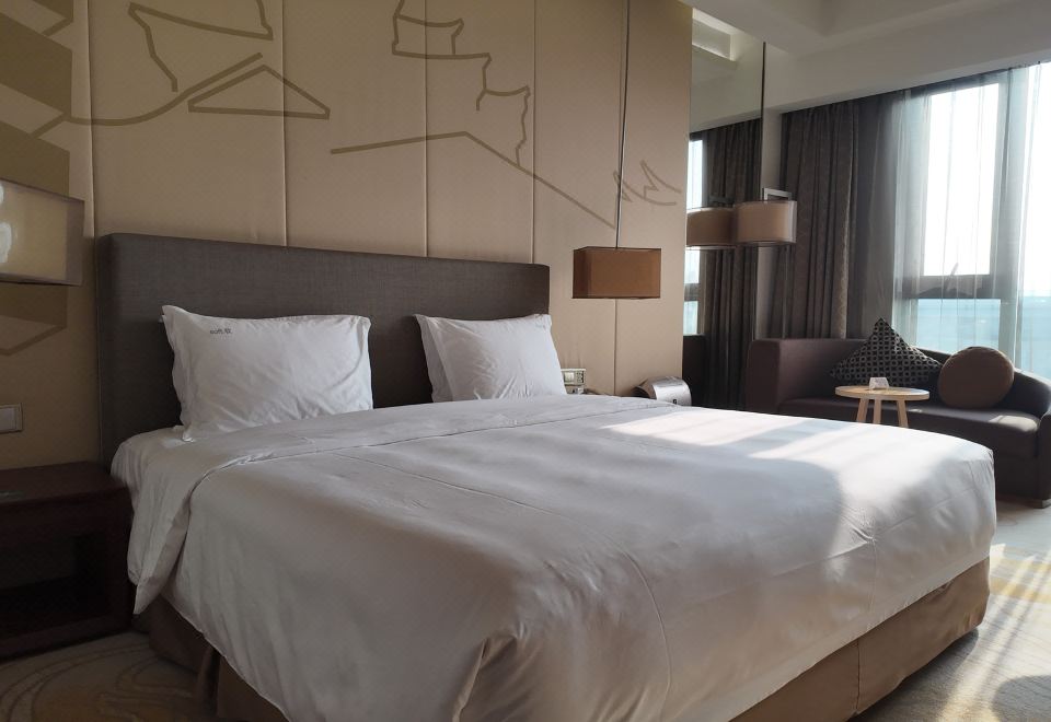 Holiday Inn Shanghai HongqiaoHoliday Inn Executive Room-King Bed