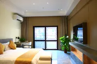 Hezhou Fuchuan Jiulongdong Wenquan Resort Hotel