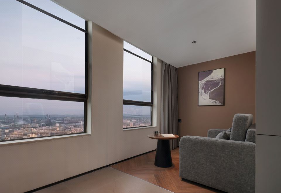 Premier Suite - City-View (Double Bed) (Air Conditioner)